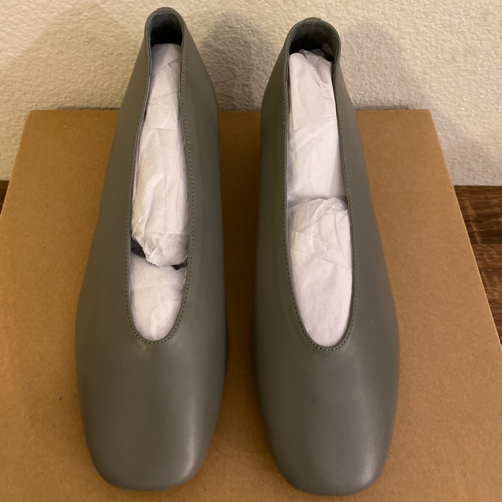 Vintage Look Rounded Heeled Flats - Elephant Grey